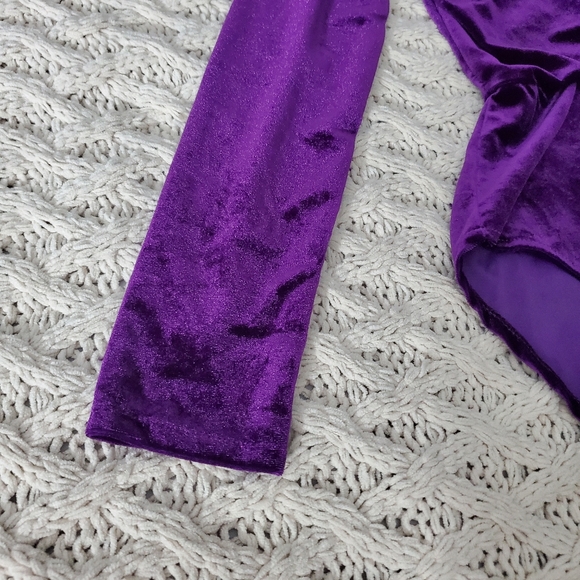 HOUSE OF HARLOW 1960 Purple Velvet Surplice Long Sleeve Stunning Bodysuit - Picture 7 of 8